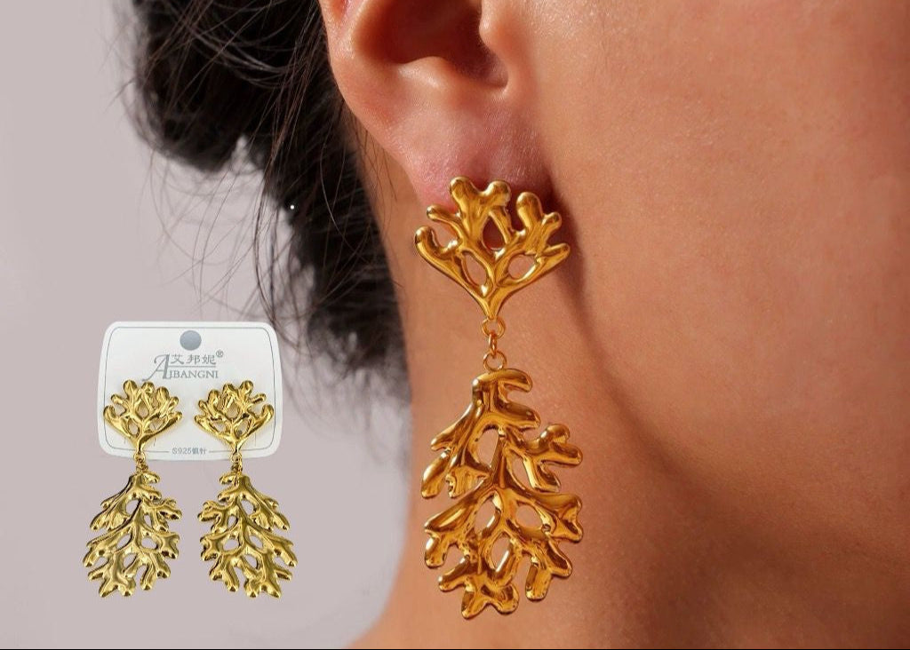 Under The Leaf Spell Stud Earrings