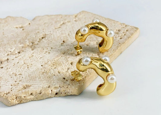 Fashionable Golden Stone Studded Hoop Earring